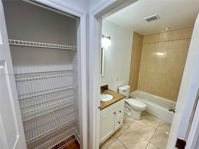 5570 NW 61st St 930, Coconut Creek, FL 33073