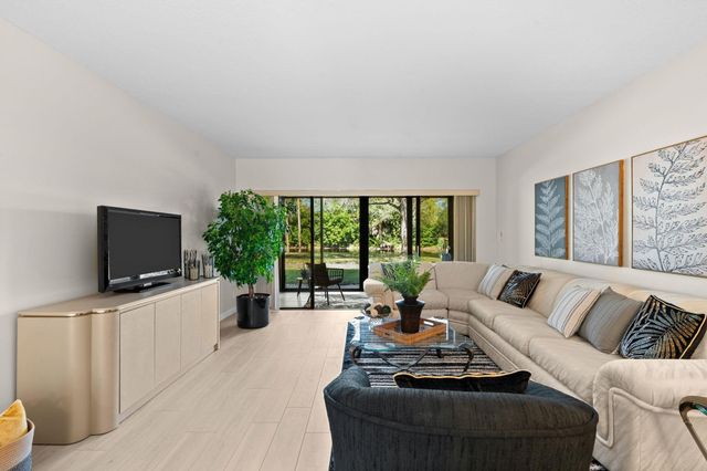 5087 Oak Hill Lane 315, Delray Beach, FL 33484