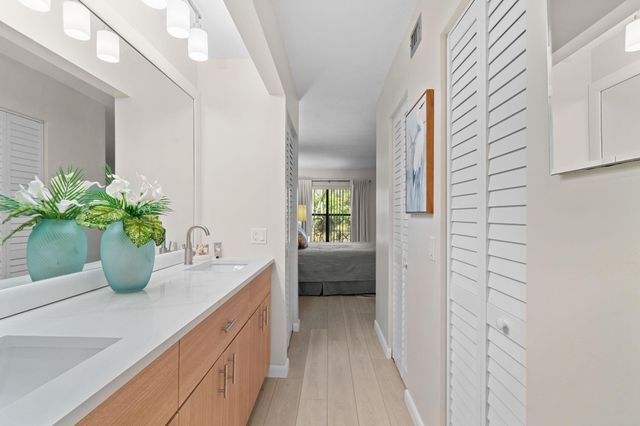 5087 Oak Hill Lane 315, Delray Beach, FL 33484