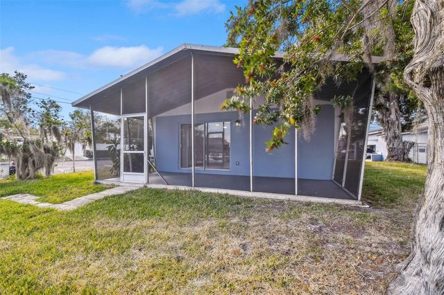 4911 FLORAMAR TERRACE, New Port Richey, FL 34652