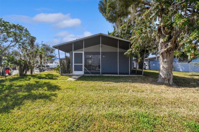 4911 FLORAMAR TERRACE, New Port Richey, FL 34652