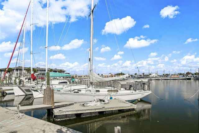 4911 FLORAMAR TERRACE, New Port Richey, FL 34652