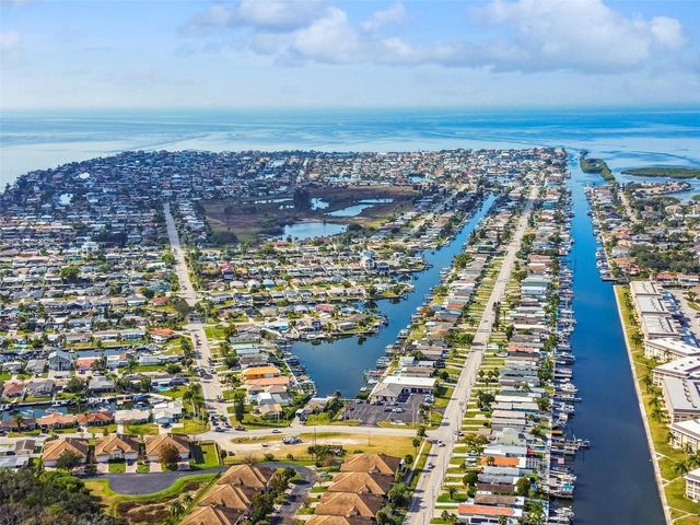 4911 FLORAMAR TERRACE, New Port Richey, FL 34652