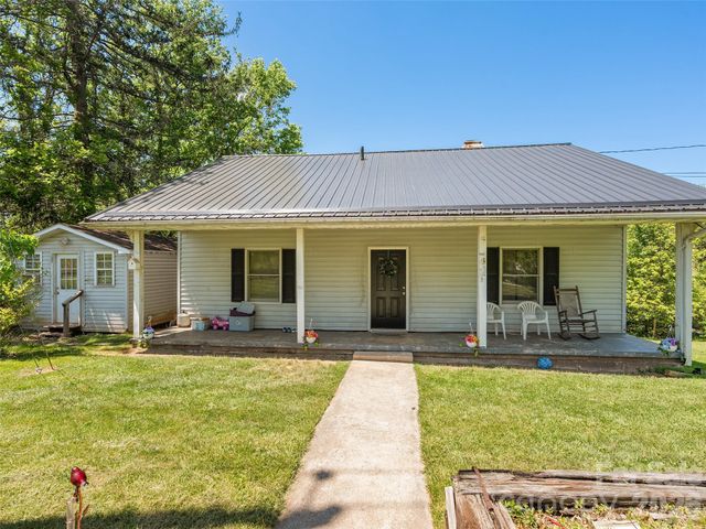 1121 N Canton Road, Canton, NC 28716