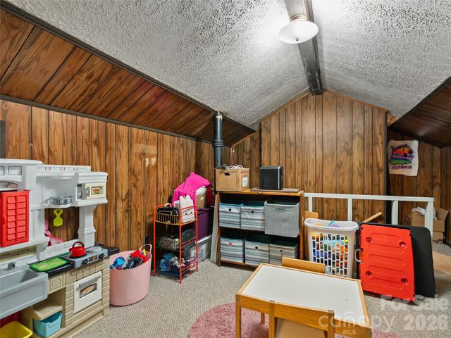 1121 N Canton Road, Canton, NC 28716