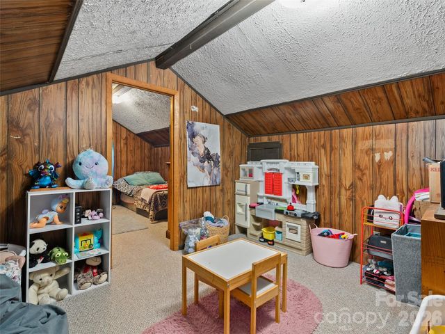 1121 N Canton Road, Canton, NC 28716