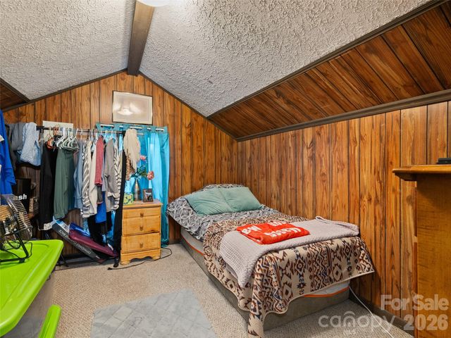 1121 N Canton Road, Canton, NC 28716