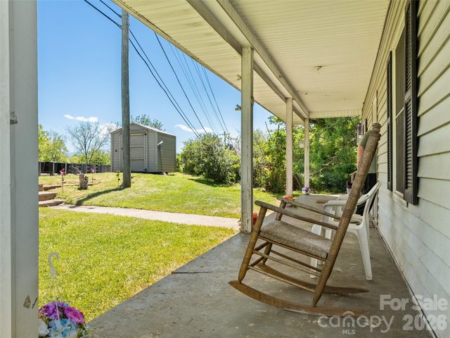 1121 N Canton Road, Canton, NC 28716