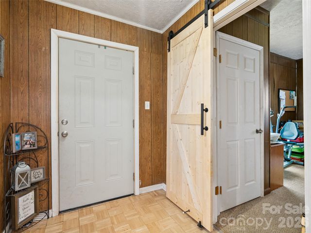 1121 N Canton Road, Canton, NC 28716