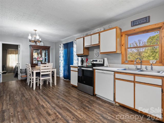 1121 N Canton Road, Canton, NC 28716