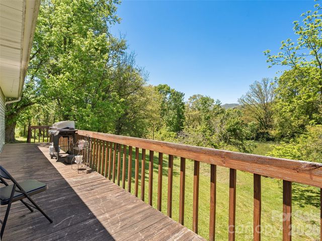 1121 N Canton Road, Canton, NC 28716