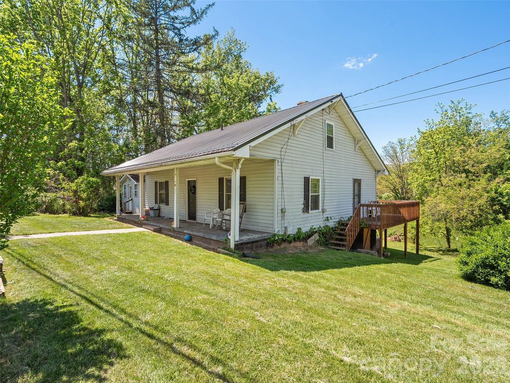 1121 N Canton Road, Canton, NC 28716