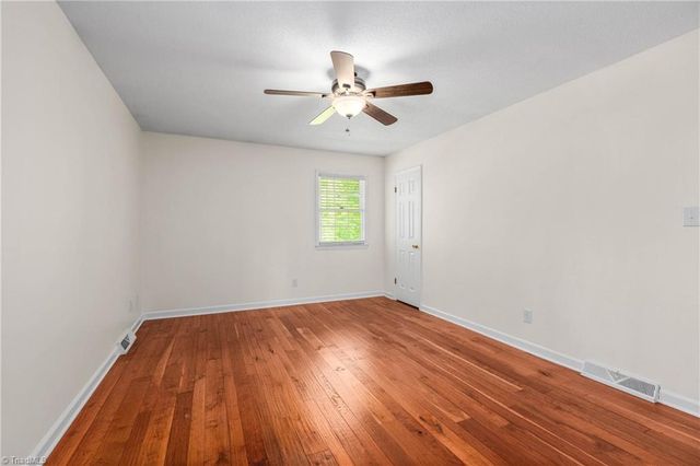 108 Spillsbury Court, Clemmons, NC 27012