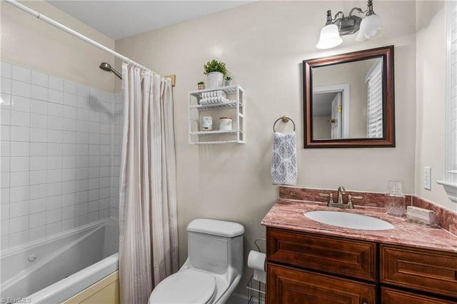 108 Spillsbury Court, Clemmons, NC 27012