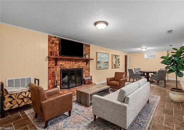 108 Spillsbury Court, Clemmons, NC 27012