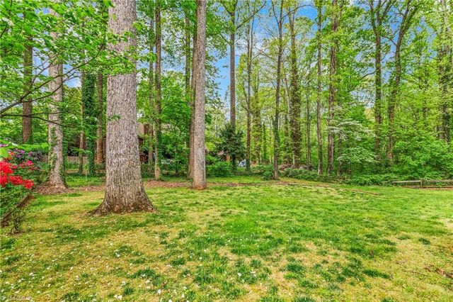 108 Spillsbury Court, Clemmons, NC 27012