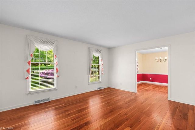 108 Spillsbury Court, Clemmons, NC 27012