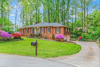 108 Spillsbury Court, Clemmons, NC 27012