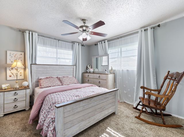 90 Live Oak, Van Vleck, TX 77482