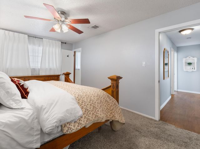 90 Live Oak, Van Vleck, TX 77482