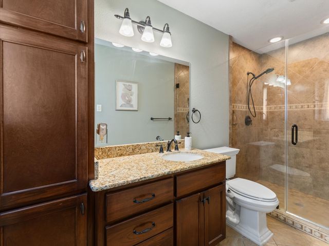 90 Live Oak, Van Vleck, TX 77482