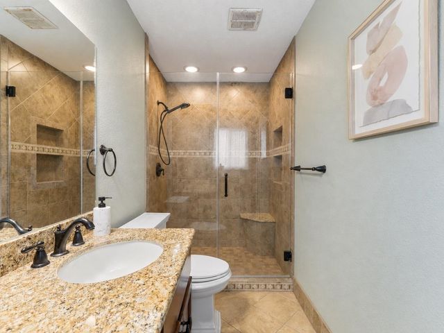 90 Live Oak, Van Vleck, TX 77482