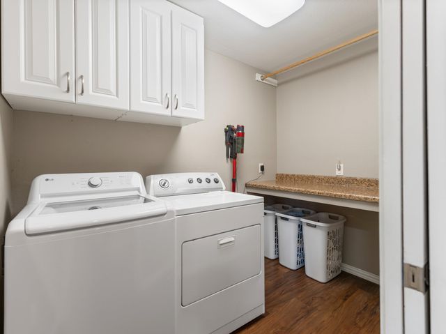 90 Live Oak, Van Vleck, TX 77482
