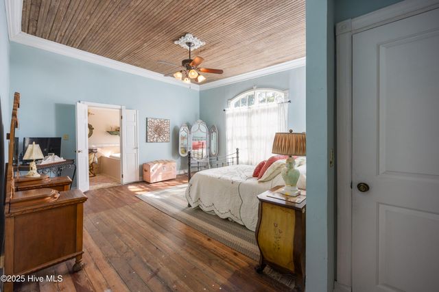 1560 Register Sutton Road, Rose Hill, NC 28458