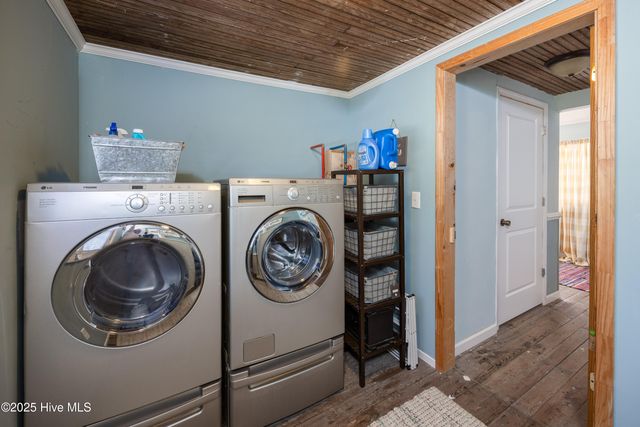 1560 Register Sutton Road, Rose Hill, NC 28458