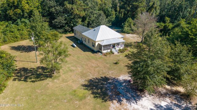 1560 Register Sutton Road, Rose Hill, NC 28458