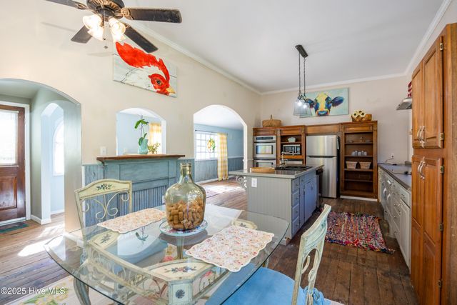 1560 Register Sutton Road, Rose Hill, NC 28458
