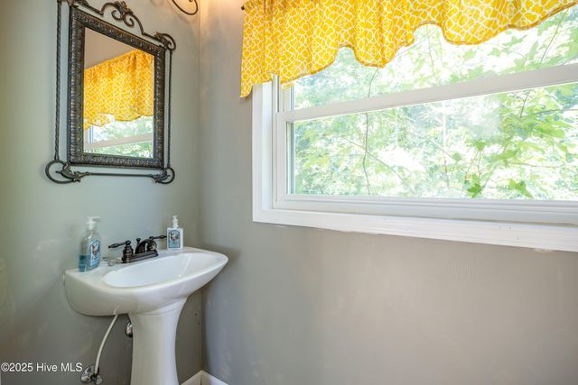 1560 Register Sutton Road, Rose Hill, NC 28458