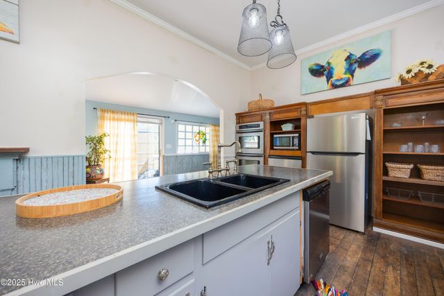 1560 Register Sutton Road, Rose Hill, NC 28458