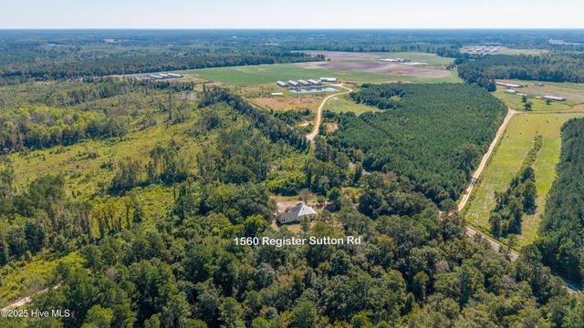 1560 Register Sutton Road, Rose Hill, NC 28458