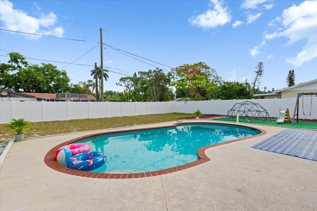 7816 3RD AVENUE W, Bradenton, FL 34209