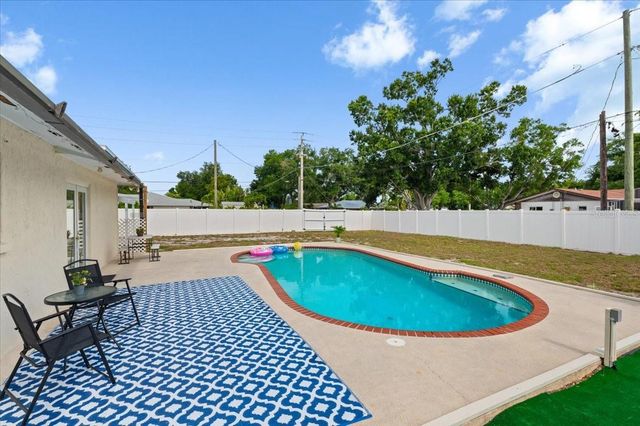 7816 3RD AVENUE W, Bradenton, FL 34209