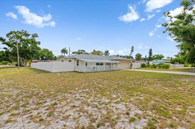 7816 3RD AVENUE W, Bradenton, FL 34209