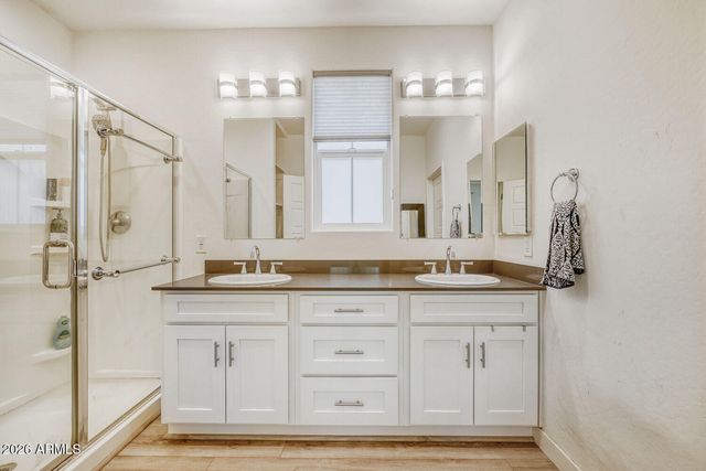 3218 W GLENDALE Avenue 24, Phoenix, AZ 85051