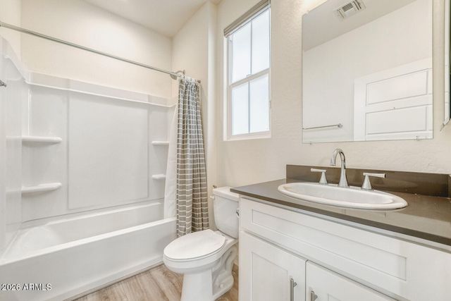 3218 W GLENDALE Avenue 24, Phoenix, AZ 85051