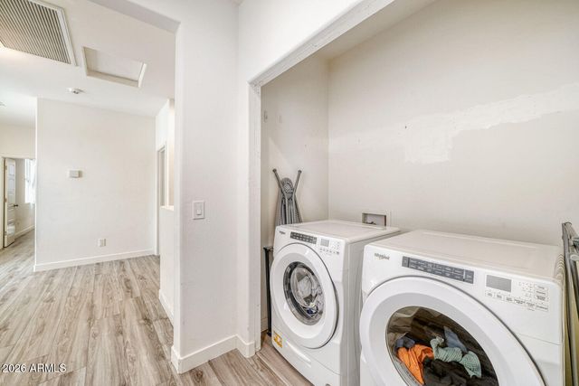 3218 W GLENDALE Avenue 24, Phoenix, AZ 85051