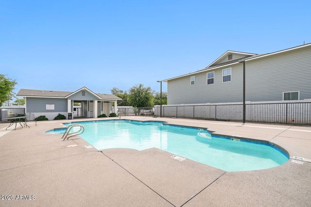 3218 W GLENDALE Avenue 24, Phoenix, AZ 85051