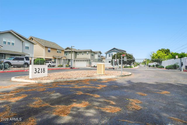 3218 W GLENDALE Avenue 24, Phoenix, AZ 85051