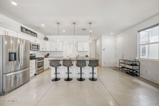 3218 W GLENDALE Avenue 24, Phoenix, AZ 85051