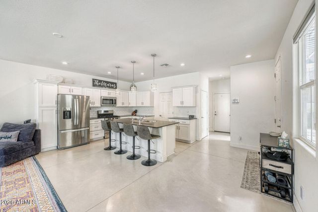 3218 W GLENDALE Avenue 24, Phoenix, AZ 85051