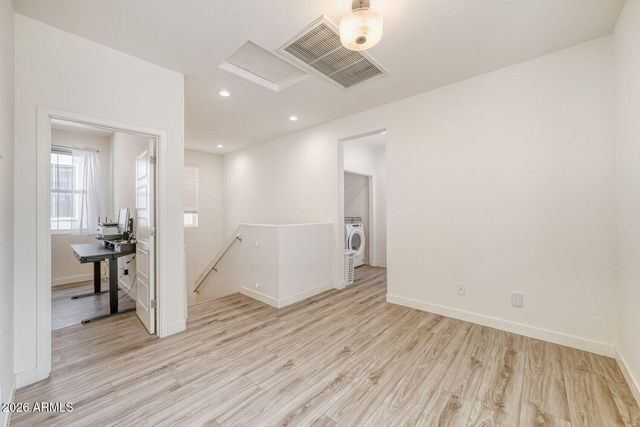 3218 W GLENDALE Avenue 24, Phoenix, AZ 85051