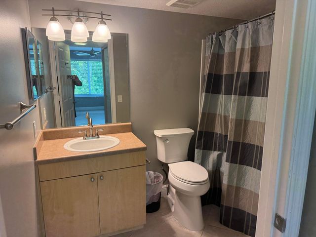 902 Villa Circle, Boynton Beach, FL 33435