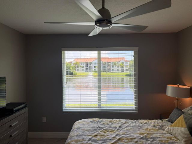 902 Villa Circle, Boynton Beach, FL 33435