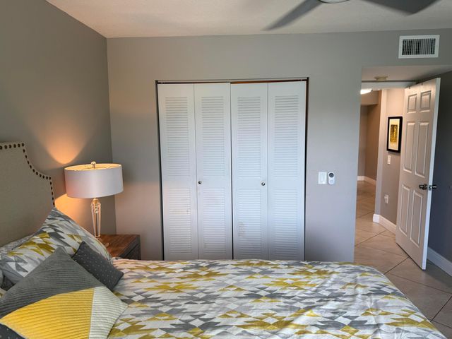 902 Villa Circle, Boynton Beach, FL 33435