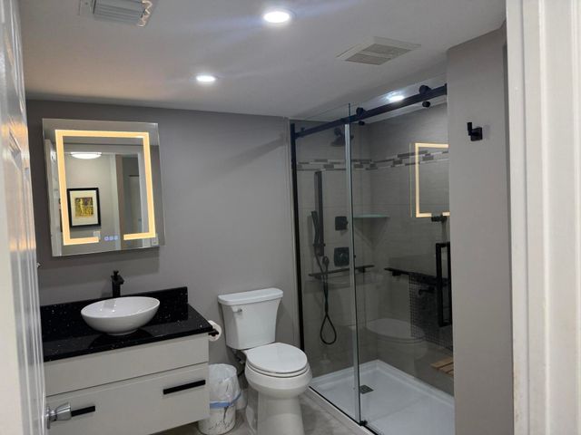 902 Villa Circle, Boynton Beach, FL 33435