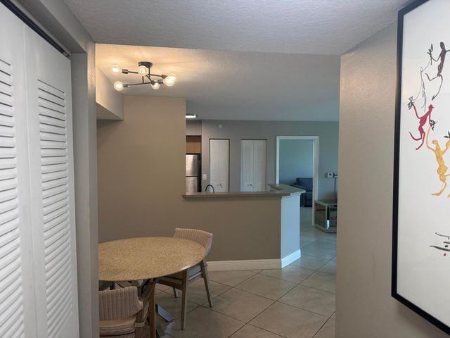 902 Villa Circle, Boynton Beach, FL 33435
